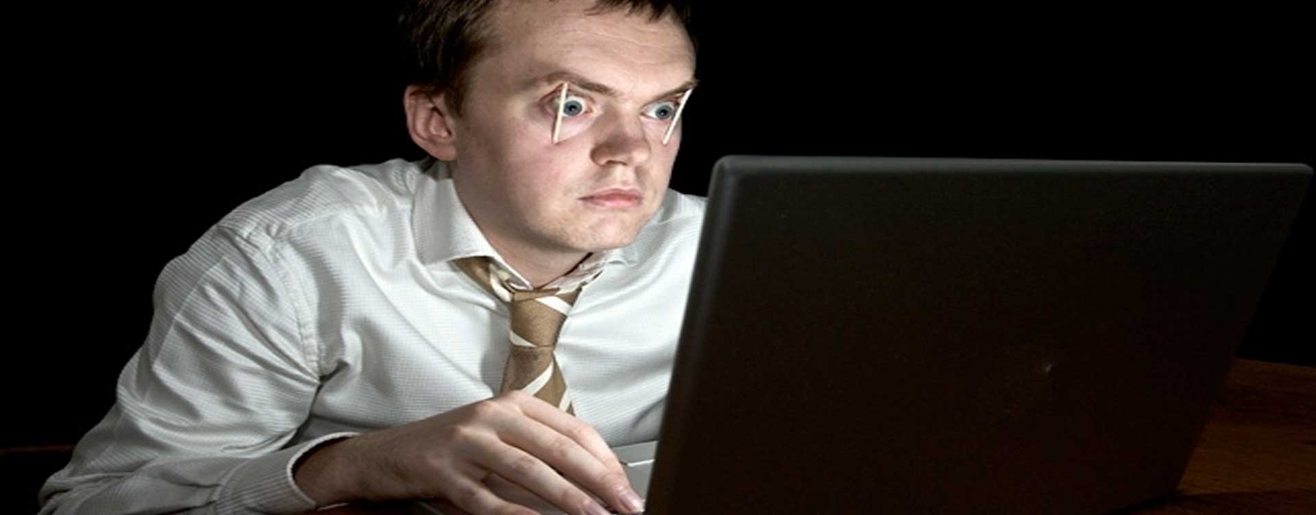 watching-video-with-the-best-broadband-malaysia